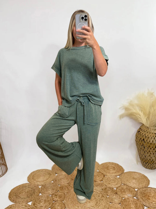Ash jade green matching two piece set - perfect for fall. Oversized tee & wide leg drawstring pants with pockets. Casual loungewear from Bmaes Boutique. 
