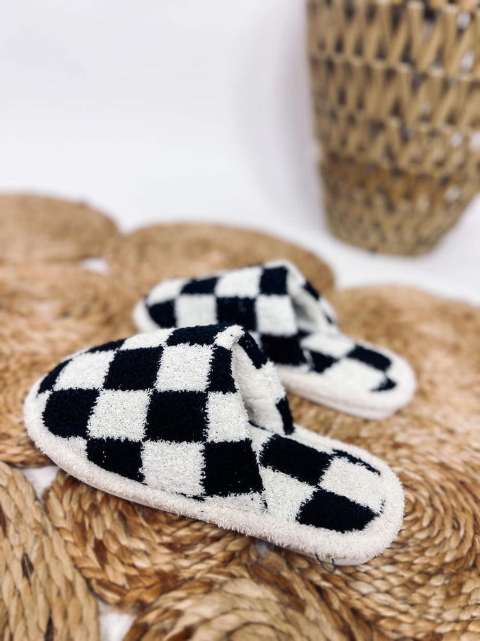 Plush Black Checker Print Slid On Slippers ComfyLuxe Us Women’s Sizes: S/M (6-8), M/L (8-10) 100% Polyester Rubber Sole