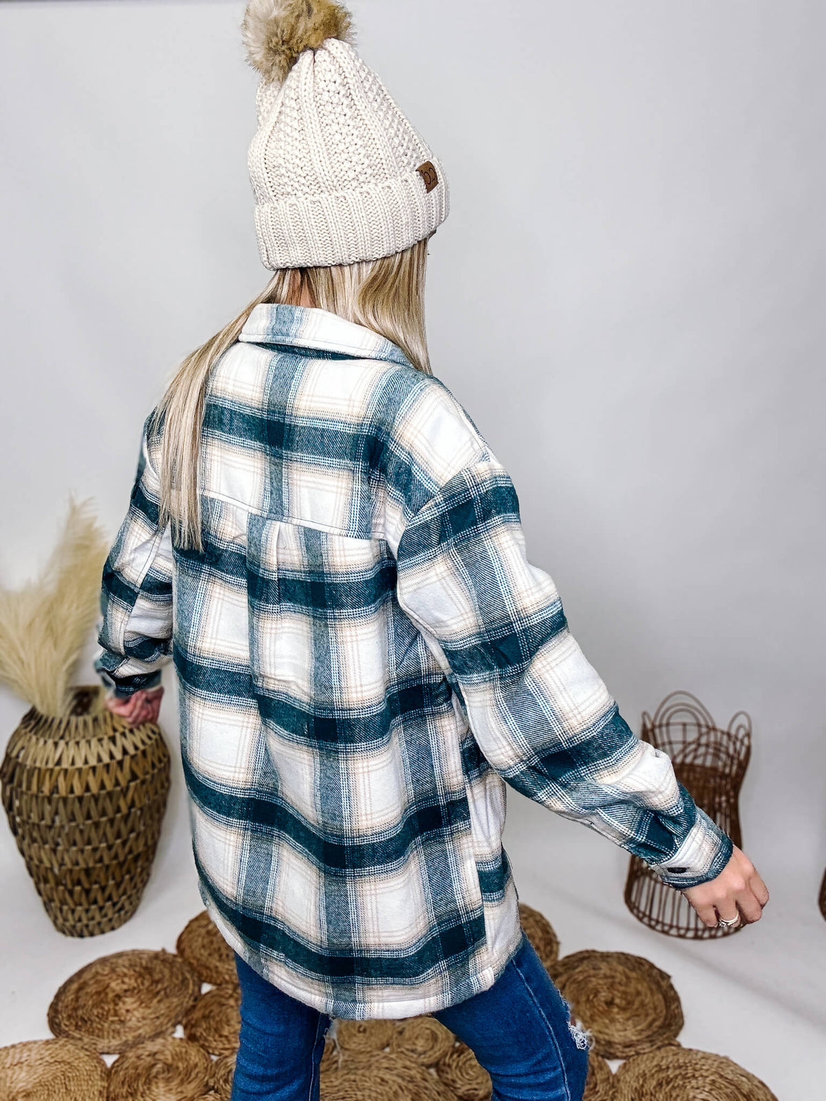 Love Tree Teal Blue Plaid Sherpa Fleece Lined Button Up Jacket Chest Pockets Side Pockets Oversized FitLove Tree Teal Blue Plaid Sherpa Fleece Lined Button Up Jacket Chest Pockets Side Pockets Oversized Fit