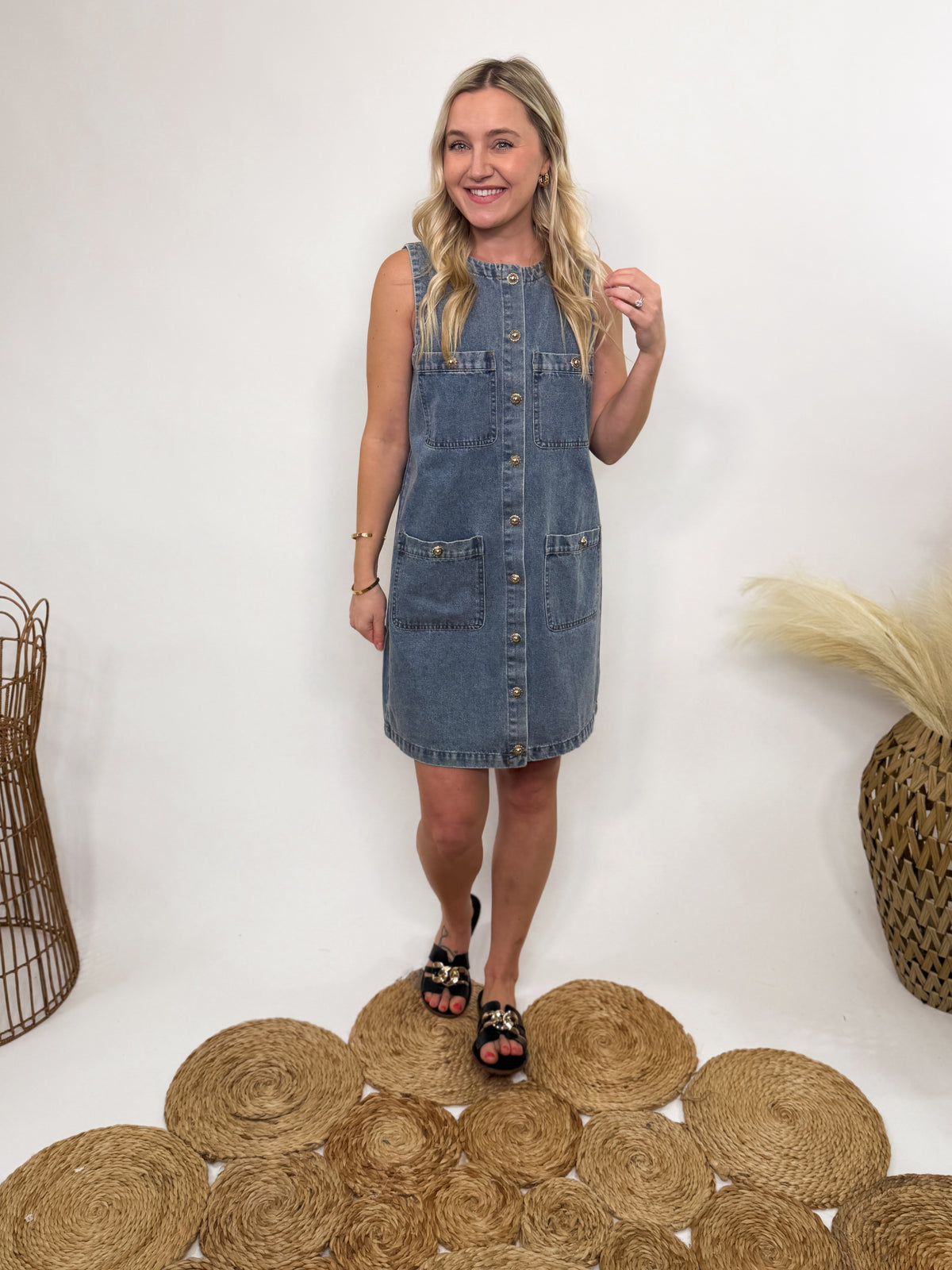 Entro Chic Button-Down Denim Pocket Dress | Sleeveless Spring Mini Bmaes Boutique Entro Chic Button-Down Denim Pocket Dress | Sleeveless Spring Mini Bmaes Boutique
