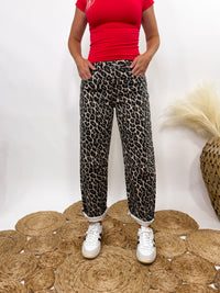 Leopard print barrel jeans by Vervet by Flying Monkey