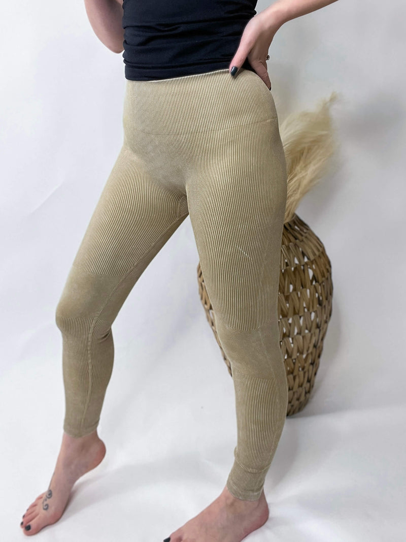 Ribbed Seamless High Waisted Leggings with Contrast Knees in Fennel Seed